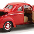 Maisto 1:18 1939 Ford Deluxe Coupe Red (1:18 Maisto Special Collection)
