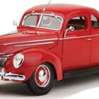 Maisto 1:18 1939 Ford Deluxe Coupe Red (1:18 Maisto Special Collection)